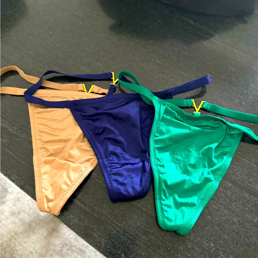 3 NEW V Strings Victoria’s Secret 💚💙🤎